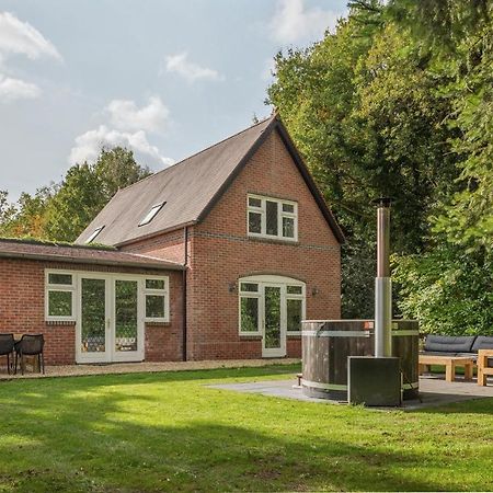 Beautiful English Villa With Hottub Zuidwolde  Luaran gambar